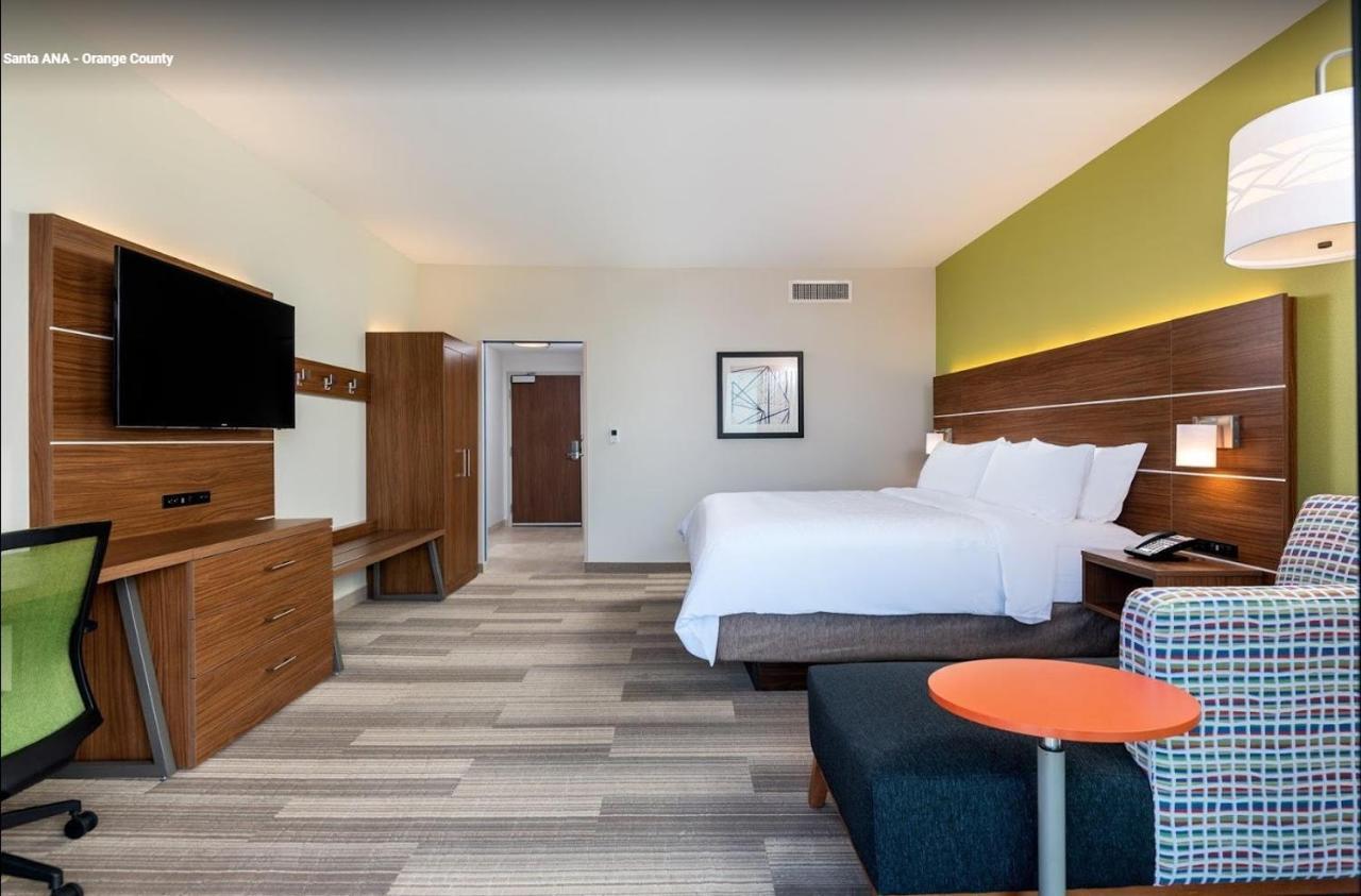 Holiday Inn Express & Suites Santa Ana - Orange County By Ihg Buitenkant foto